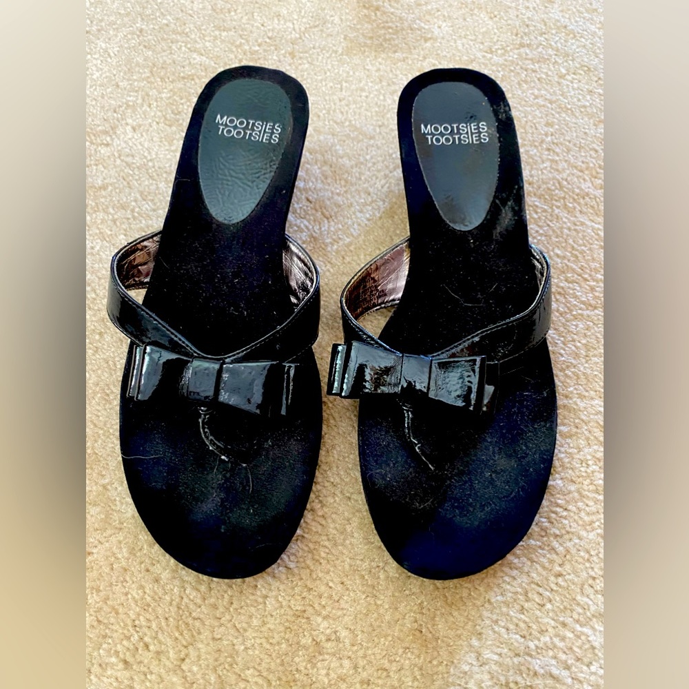 Mootsies Tootsies Black Patent Bow Wedges 9M